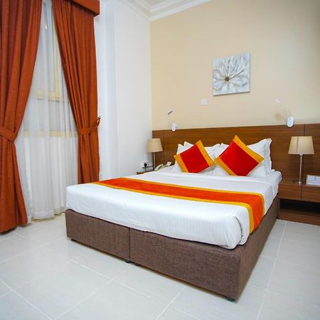 La Villa Hotel Doha Buitenkant foto