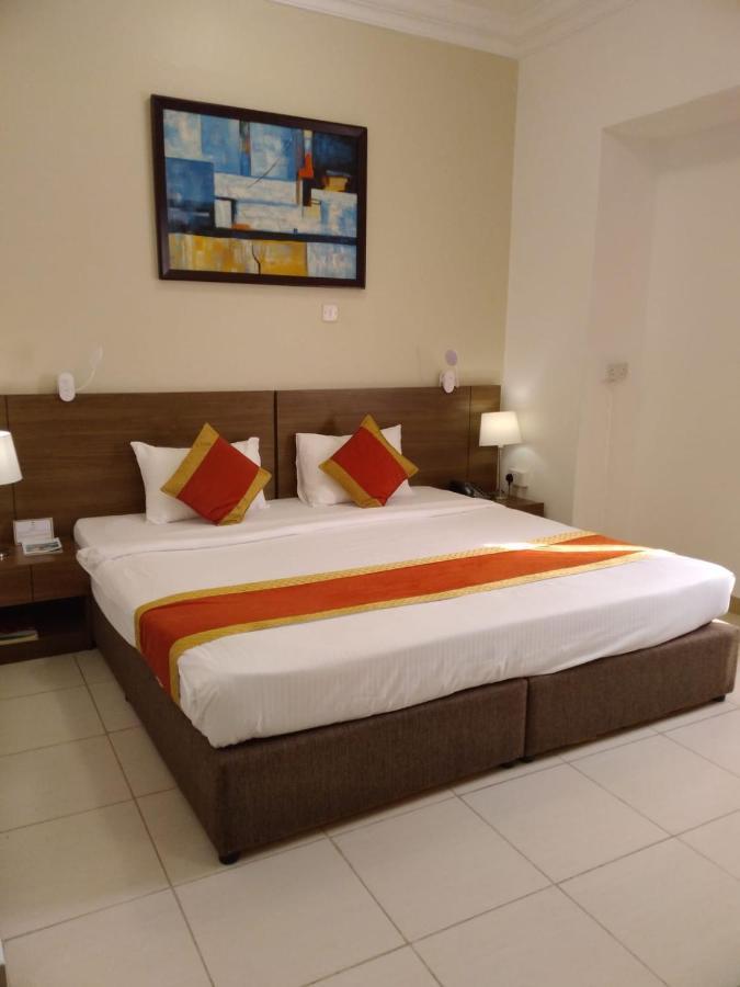 La Villa Hotel Doha Buitenkant foto