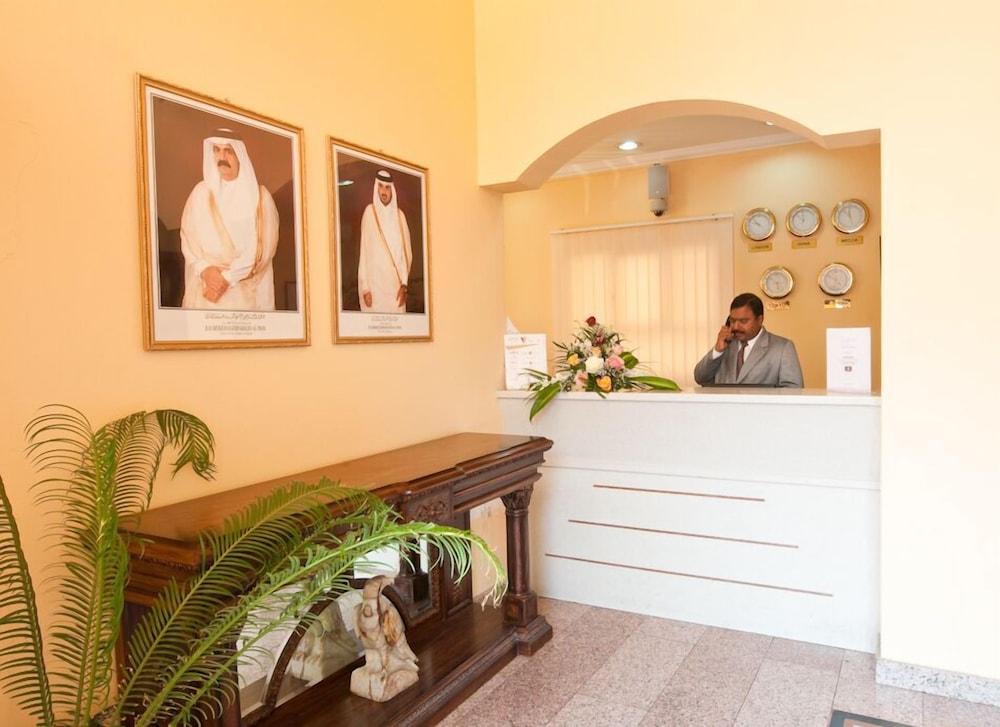 La Villa Hotel Doha Buitenkant foto