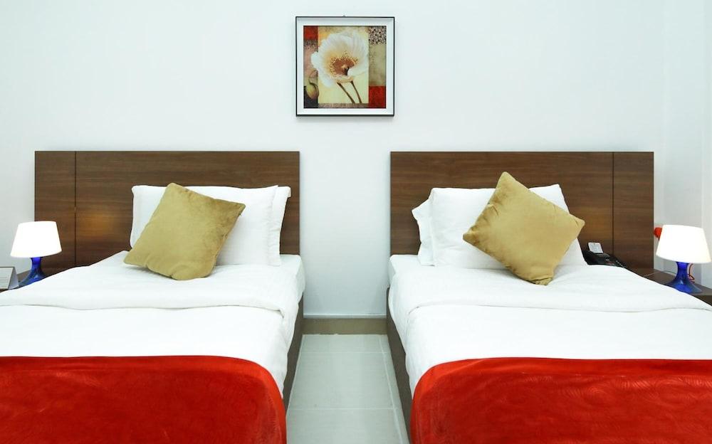 La Villa Hotel Doha Buitenkant foto