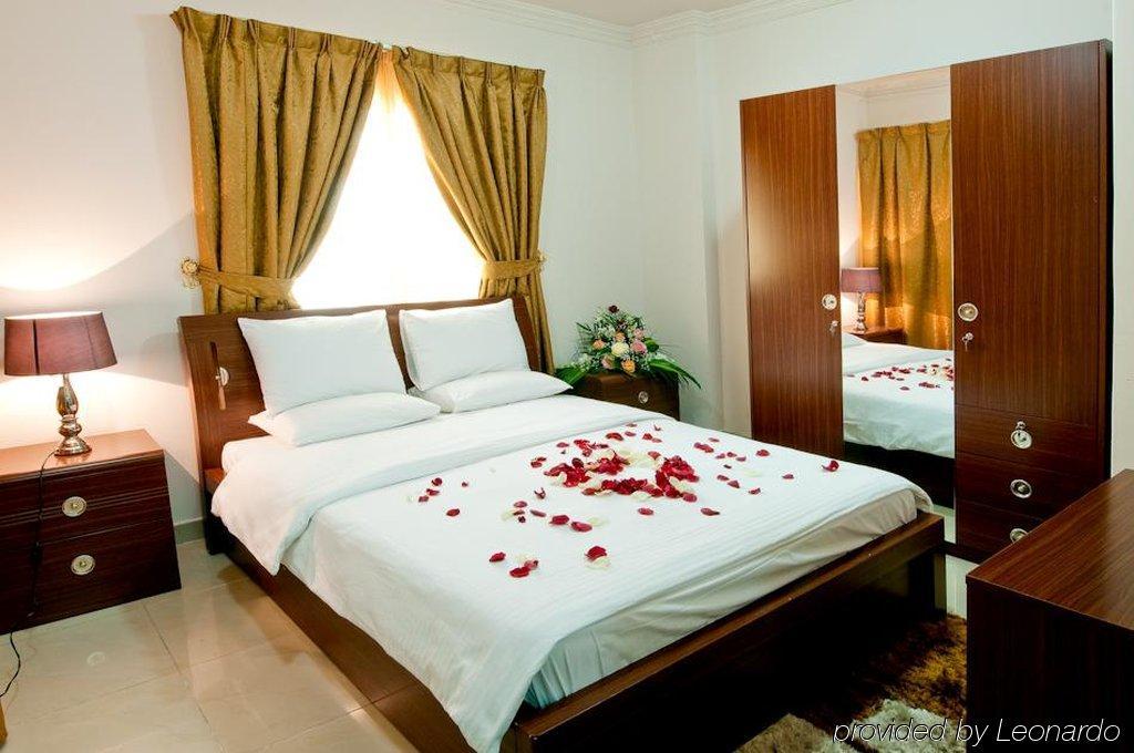 La Villa Hotel Doha Buitenkant foto