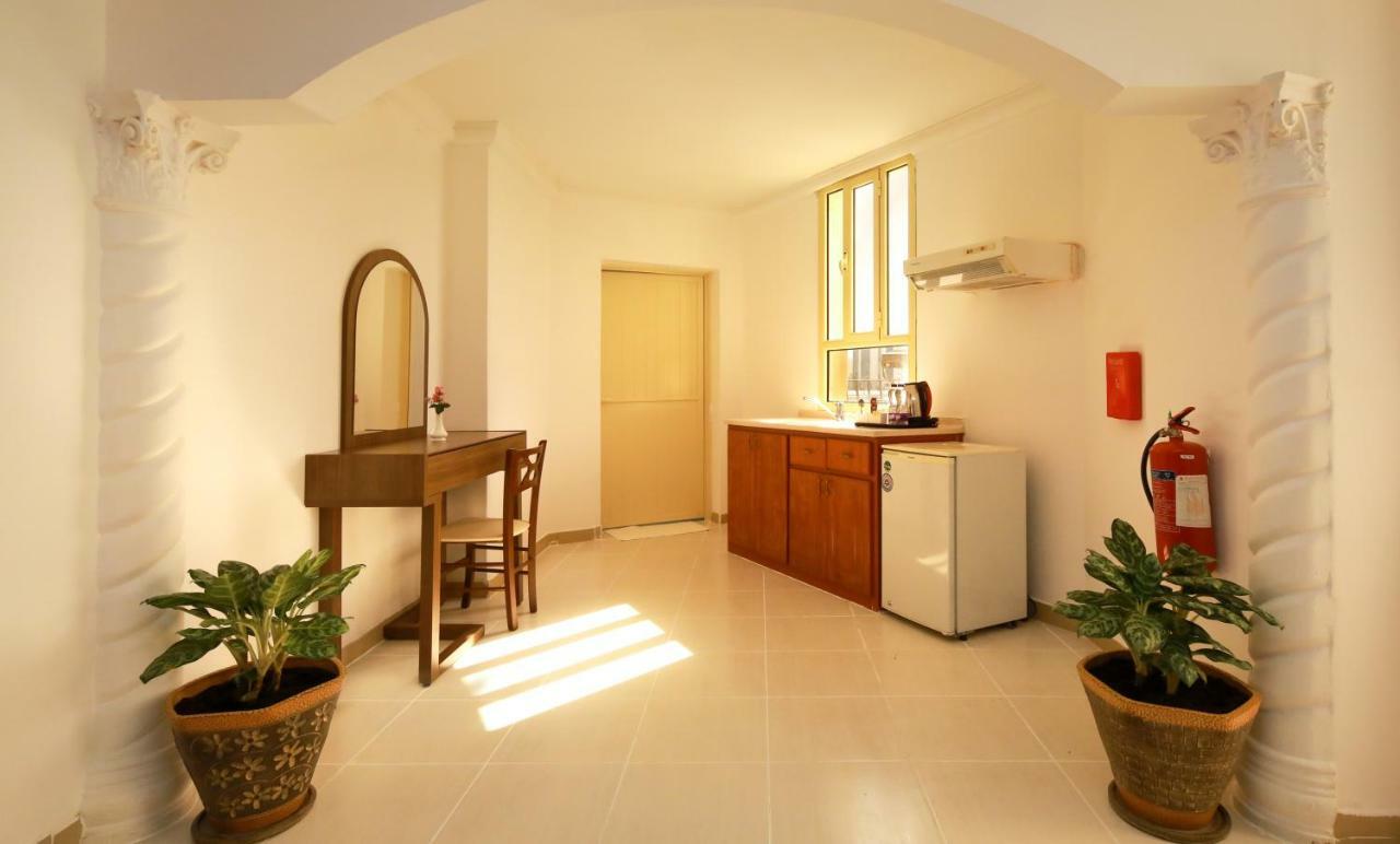 La Villa Hotel Doha Buitenkant foto